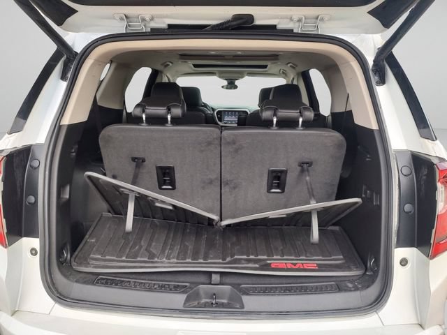 Used 2020 GMC Acadia Denali w/ Technology Package FWD image 34