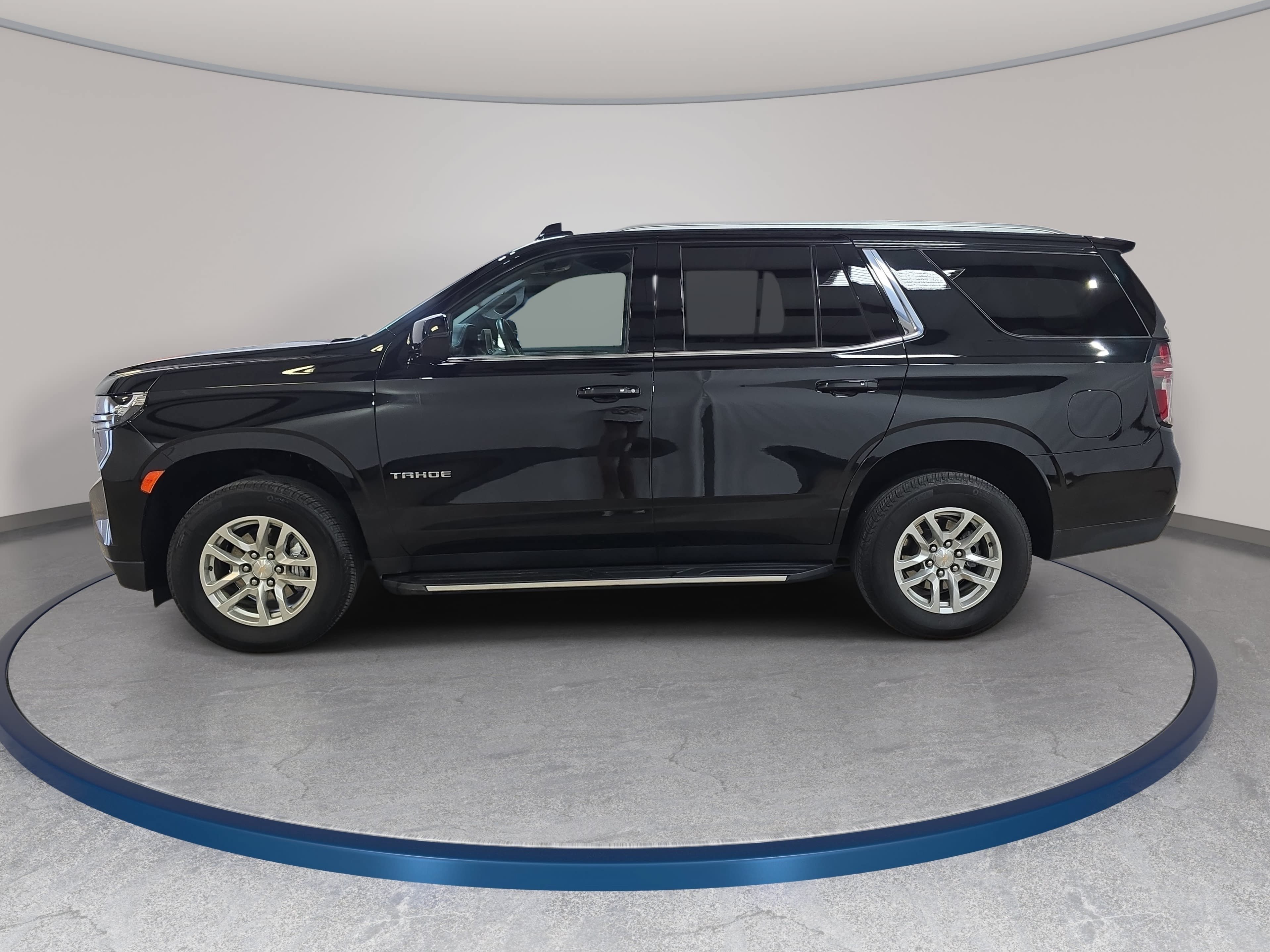 Used 2024 Chevrolet Tahoe LS w/ Driver Alert Package AWD/4WD image 9