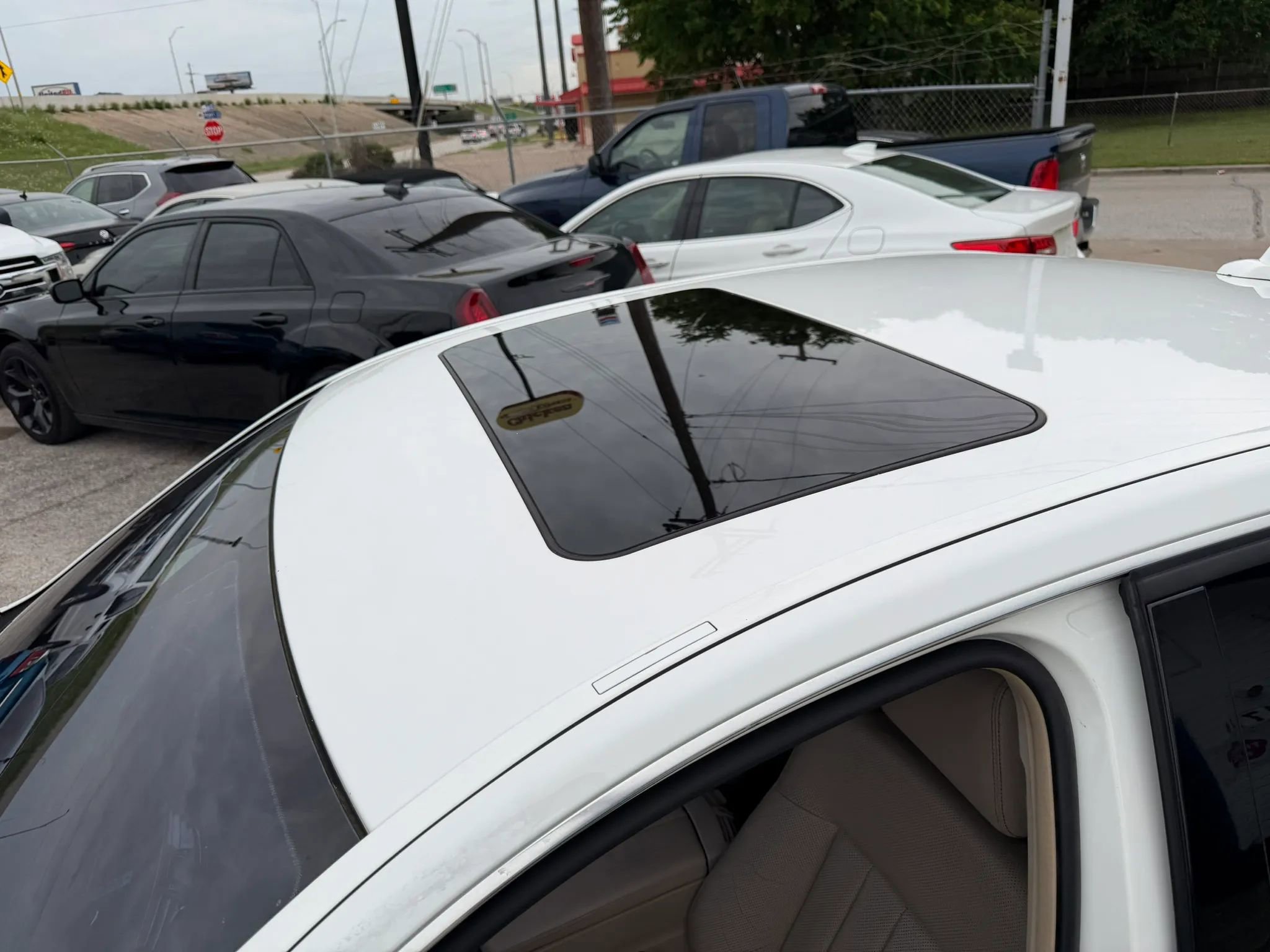 Used 2015 Mercedes-Benz E 400 Sedan w/ Lighting Package image 12