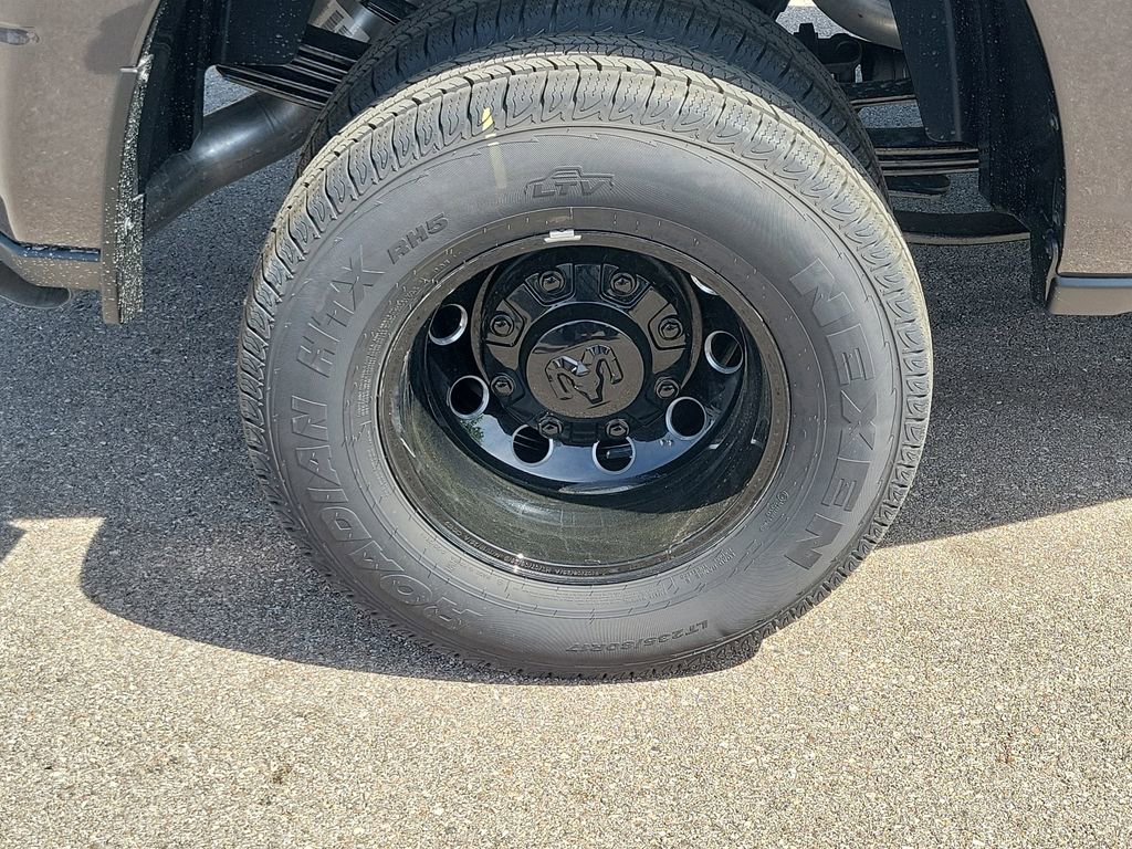 New 2026 RAM 3500 Big Horn AWD/4WD image 6