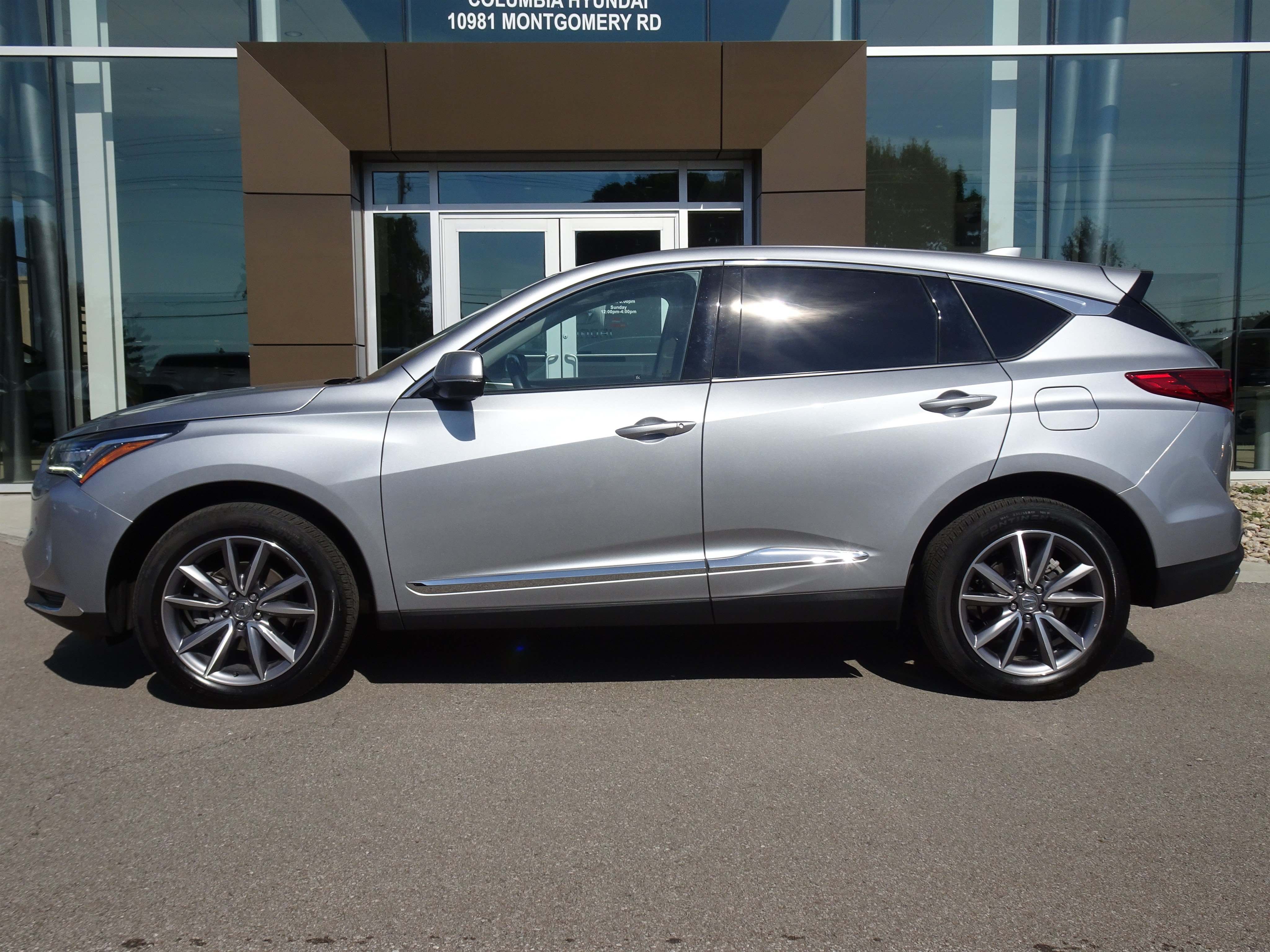 Used 2024 Acura RDX w/ Technology Package AWD/4WD image 2