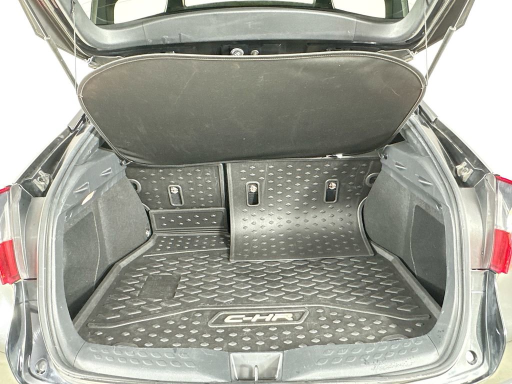 Used 2019 Toyota C-HR LE FWD image 30