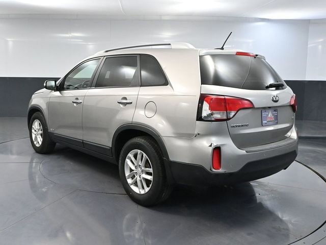 Used 2015 Kia Sorento LX image 7