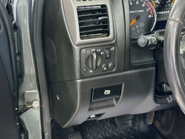 Used 2011 Chevrolet Colorado LT AWD/4WD image 12