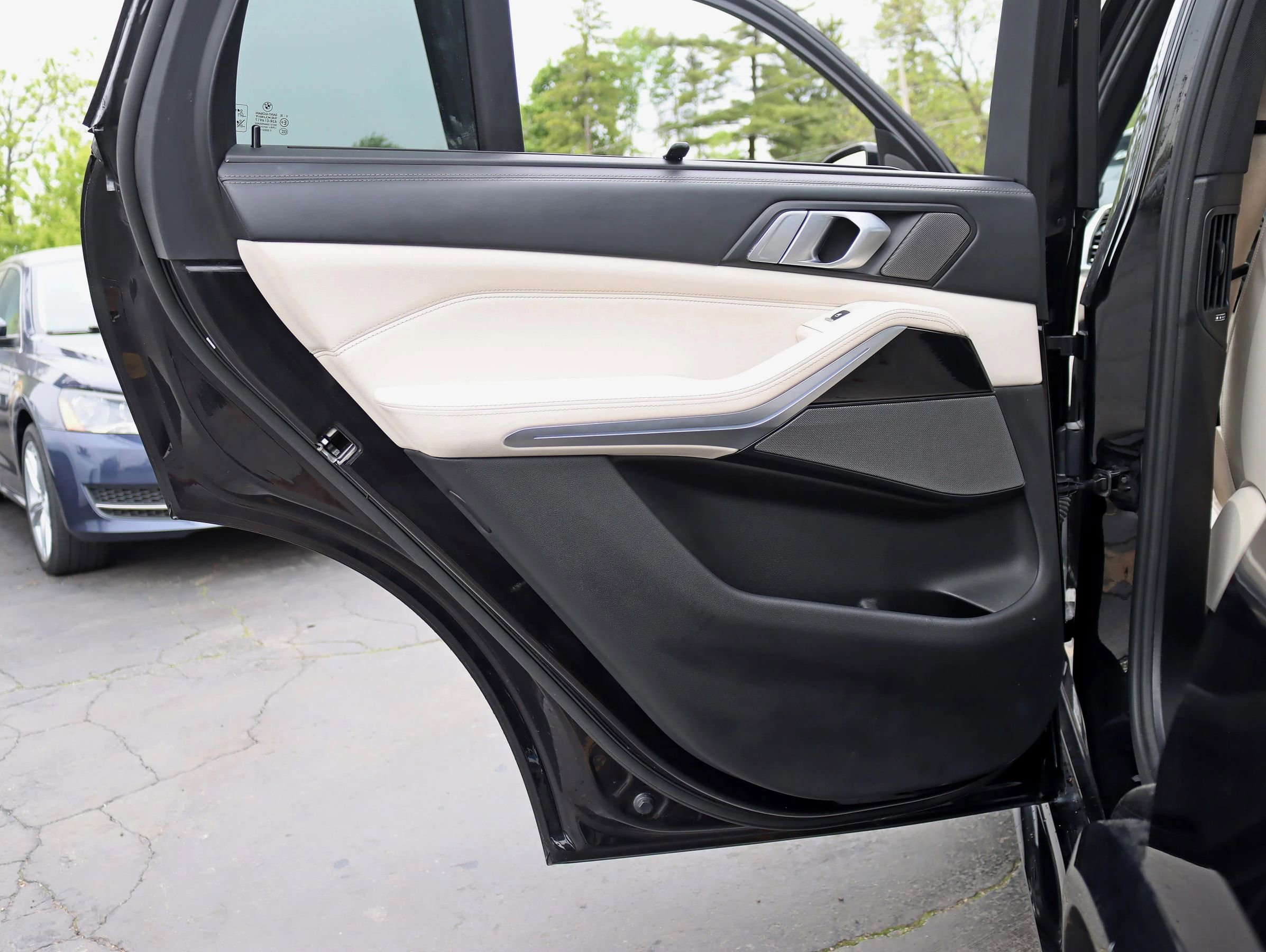 Used 2020 BMW X5 M50i w/ Executive Package AWD/4WD image 45