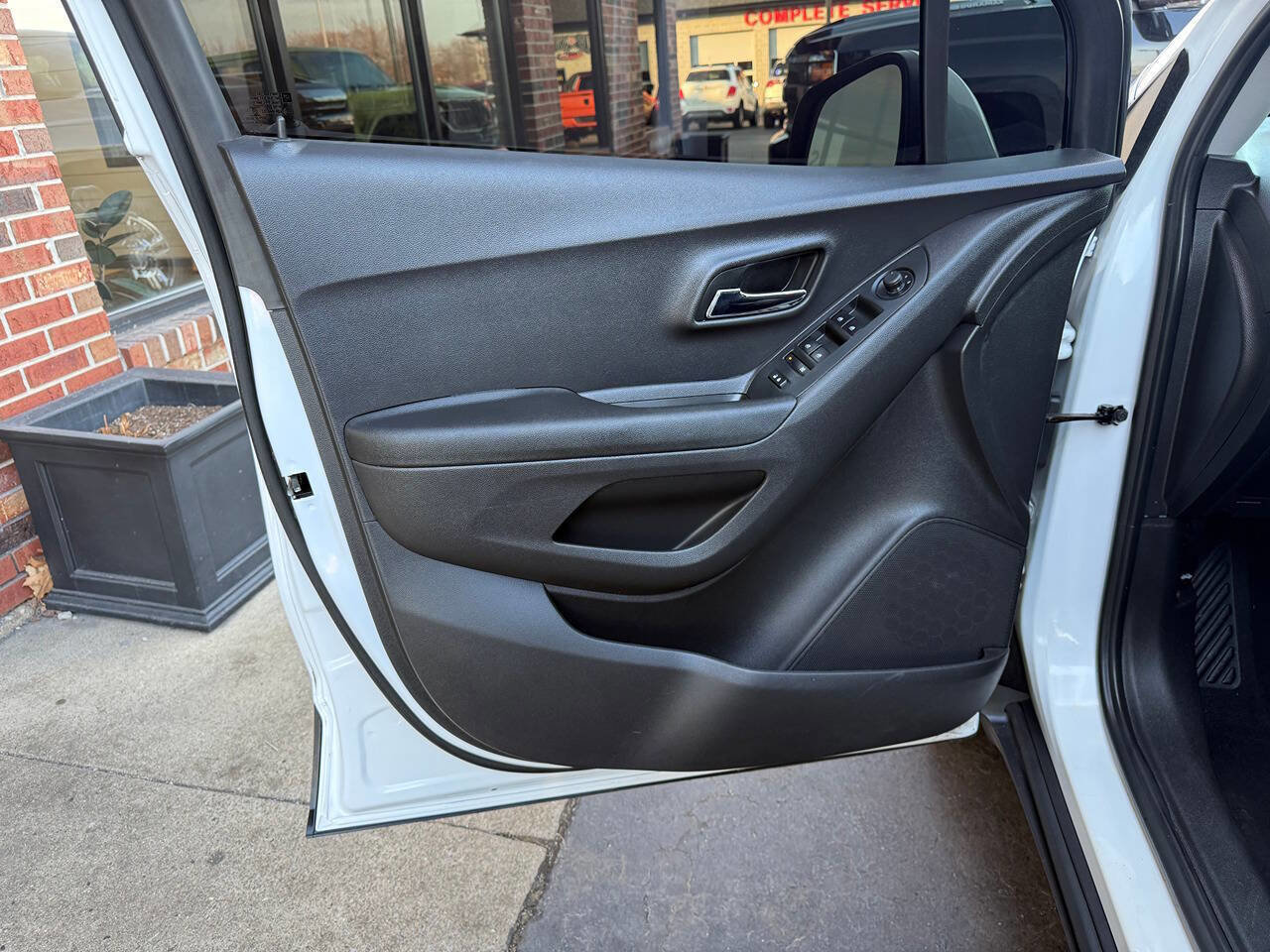 Used 2020 Chevrolet Trax LS image 18