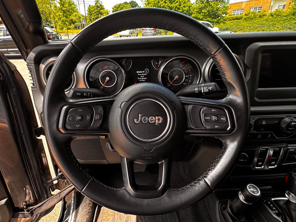 Used 2022 Jeep Wrangler Sport AWD/4WD image 9