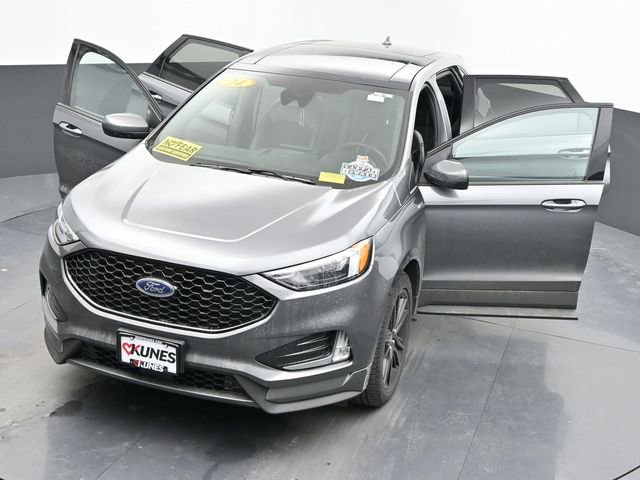 Used 2024 Ford Edge ST-Line w/ Class II Trailer Tow Package AWD/4WD image 40