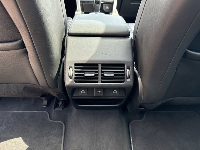 Used 2021 Land Rover Discovery Sport SE image 24
