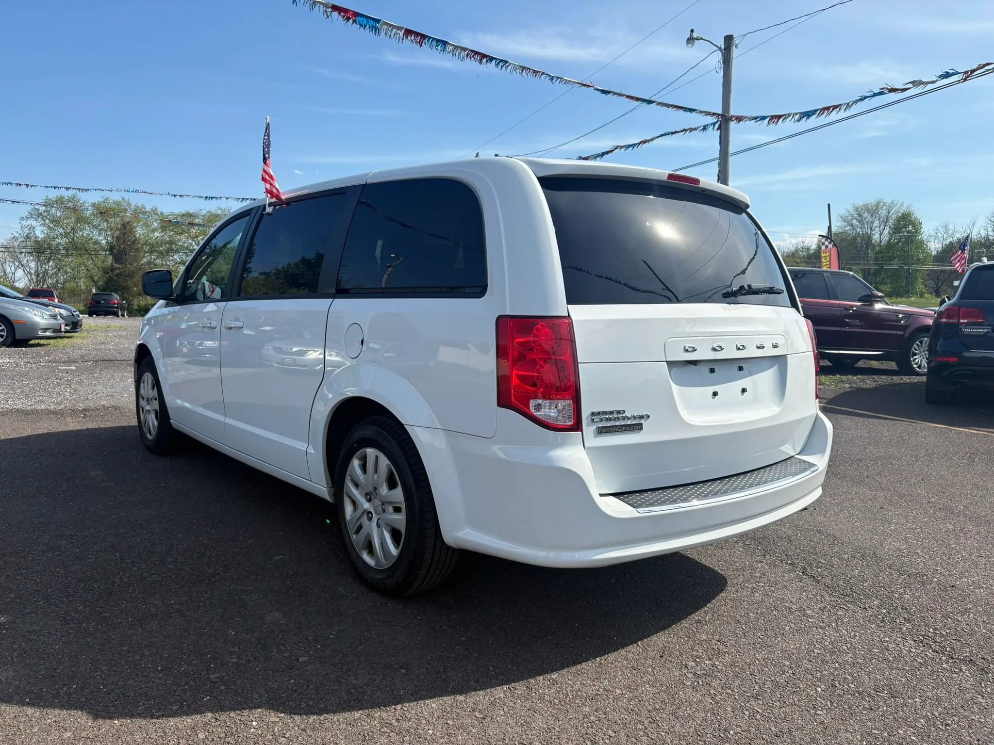Used 2018 Dodge Grand Caravan SE FWD image 3