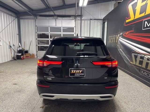 Used 2024 Mitsubishi Outlander SE Black Edition FWD image 20