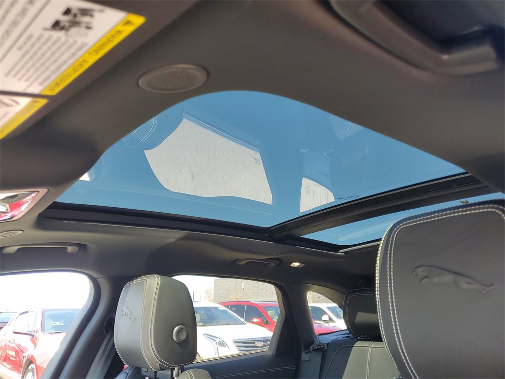 New 2025 Jaguar F-PACE R-Dynamic S image 25