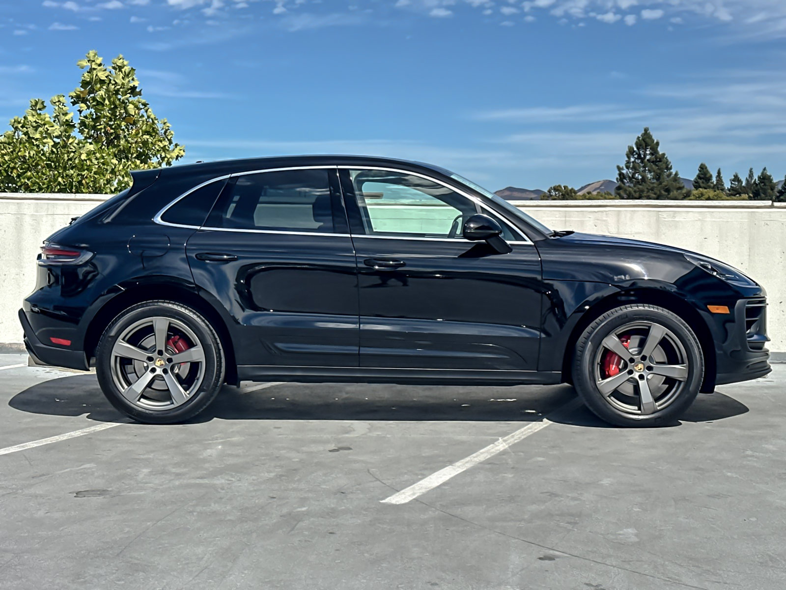 Certified 2023 Porsche Macan S AWD/4WD image 10