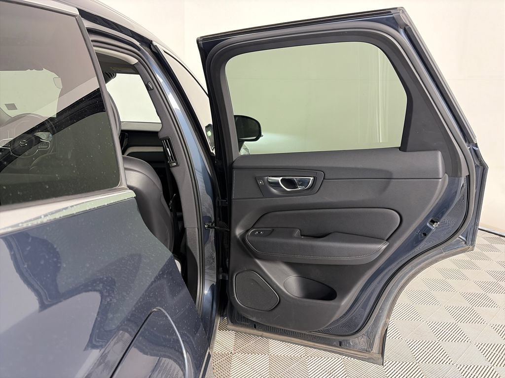 Used 2020 Volvo XC60 T6 Inscription AWD/4WD image 27