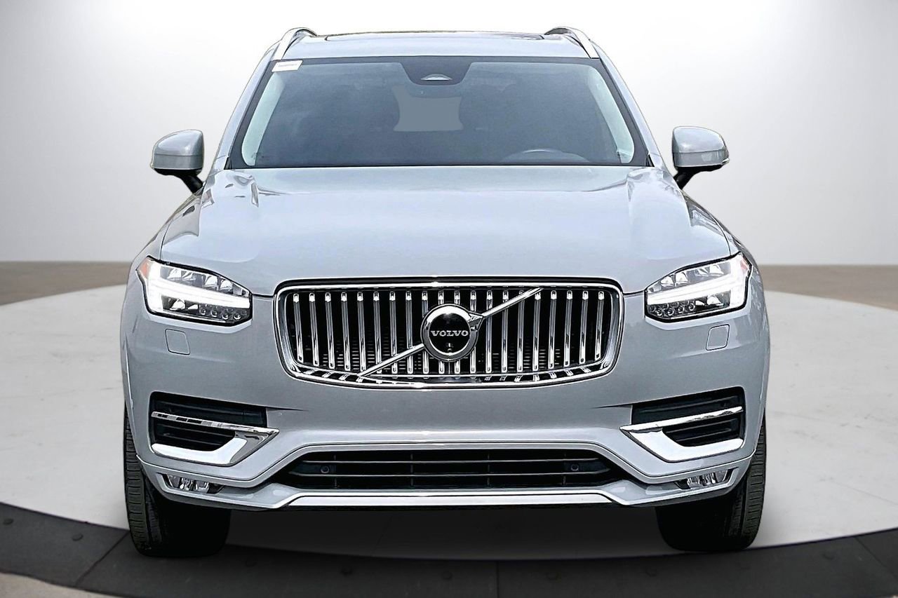 Used 2024 Volvo XC90 B5 Plus image 3