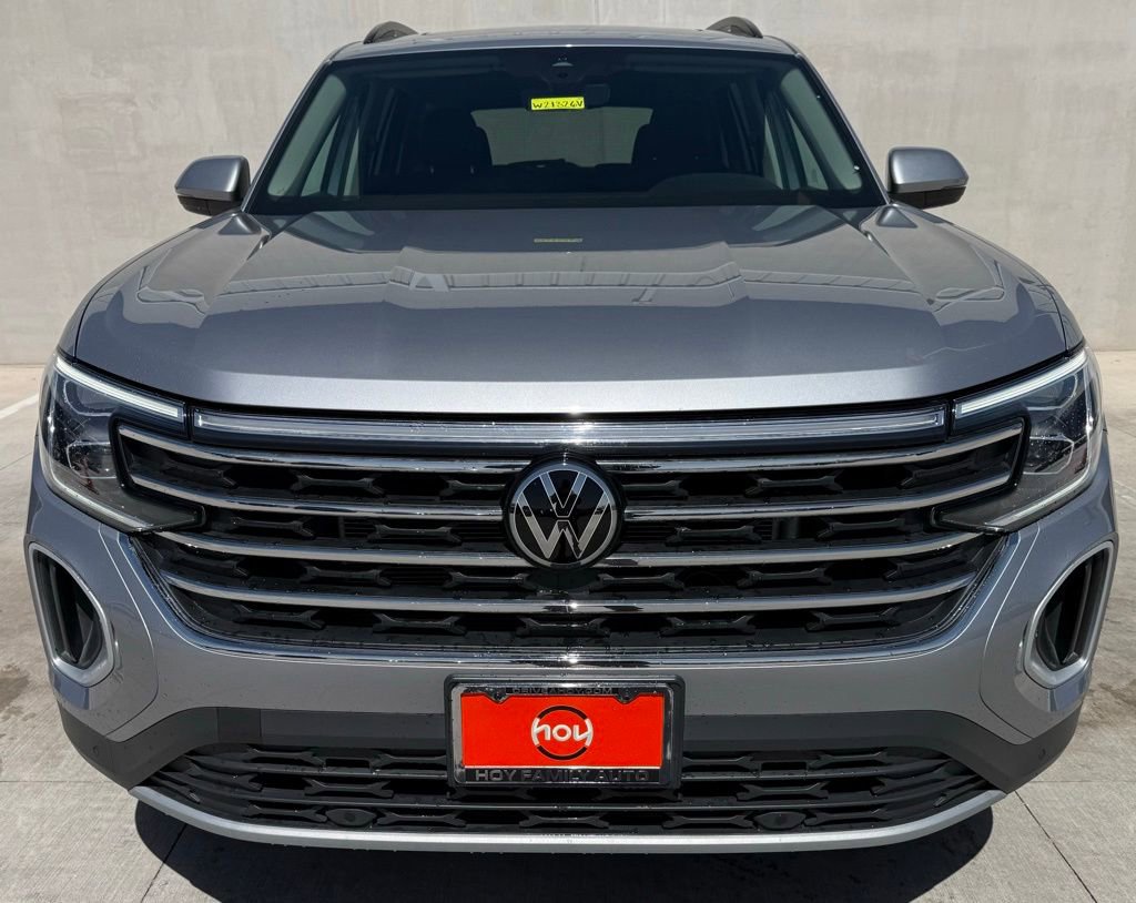 Certified 2025 Volkswagen Atlas SE image 2