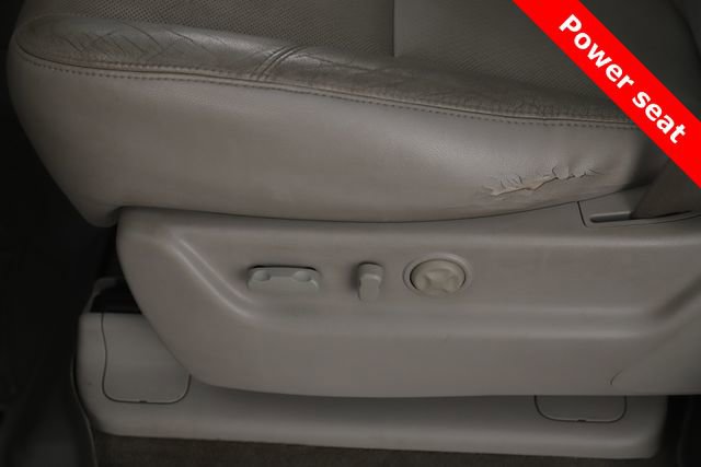 Used 2012 Chevrolet Avalanche LTZ AWD/4WD image 18