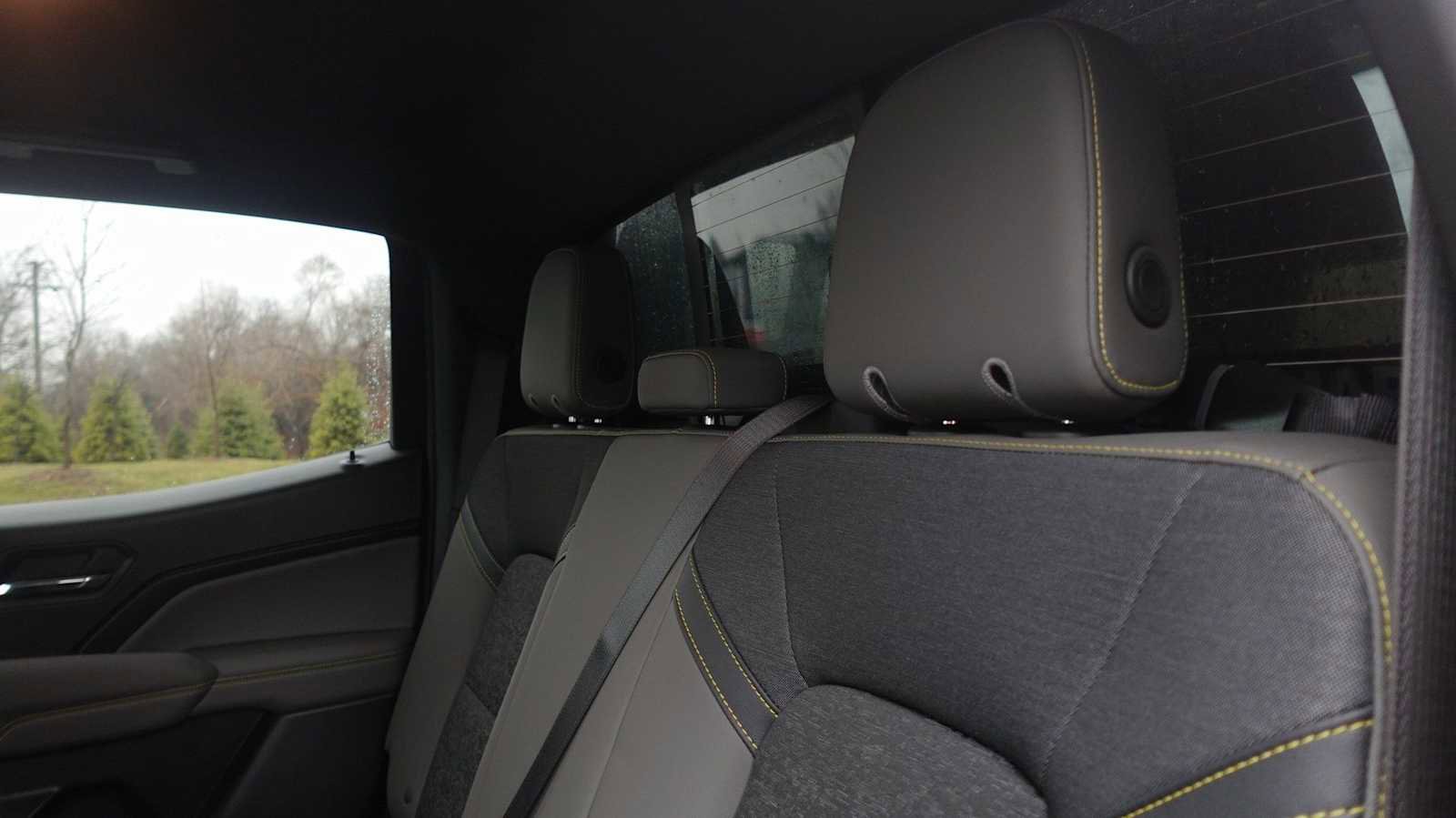 Used 2024 Chevrolet Colorado ZR2 w/ Technology Package AWD/4WD image 35