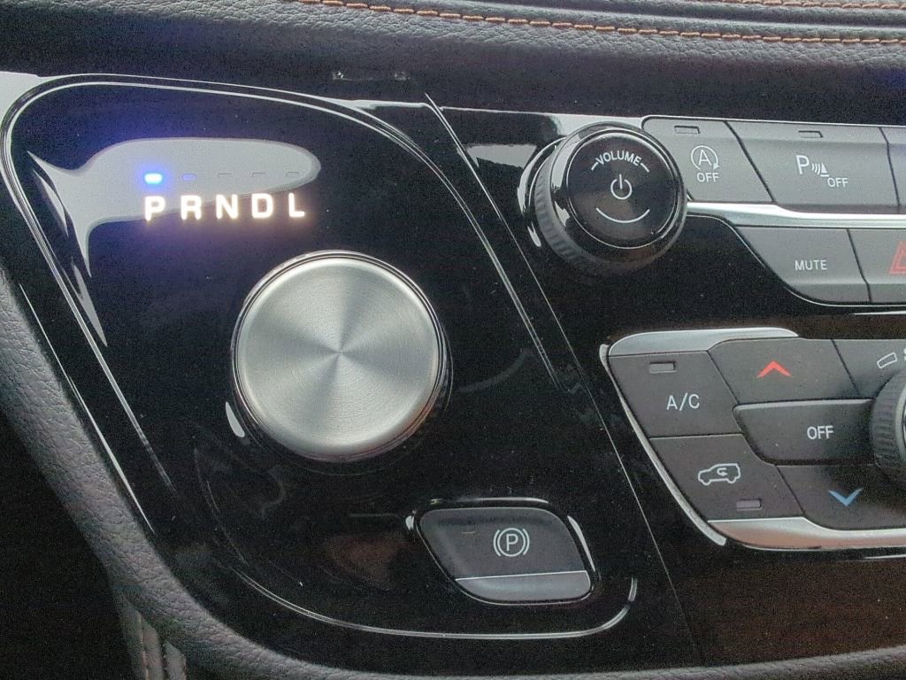 New 2026 Chrysler Pacifica Pinnacle w/ Trailer Tow Group image 19