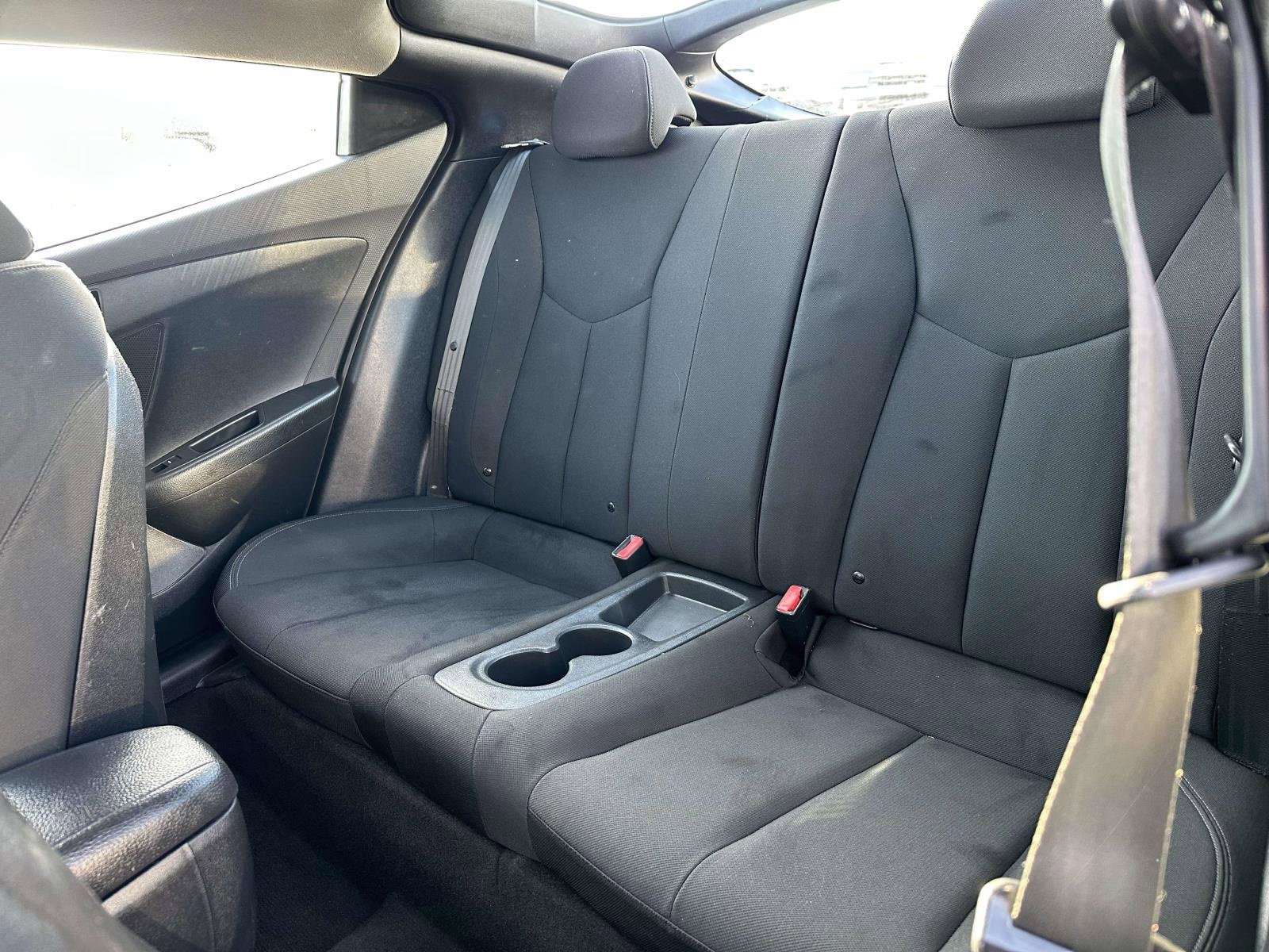 Used 2016 Hyundai Veloster image 23