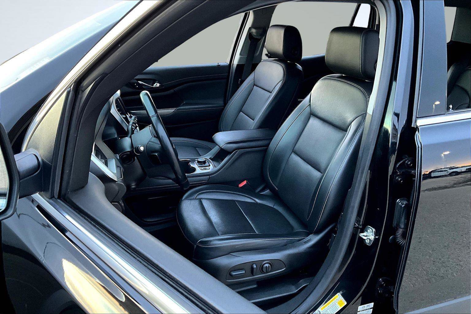 Used 2023 GMC Acadia SLT w/ Technology Package image 25