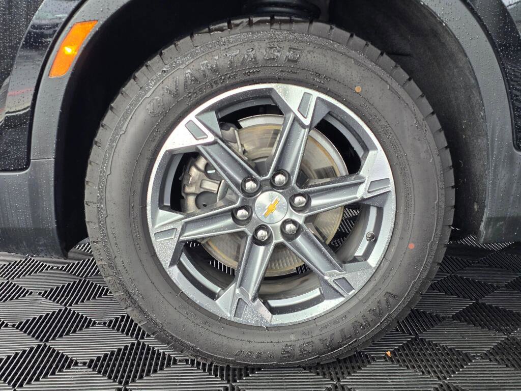 Used 2025 Chevrolet Blazer LT image 11