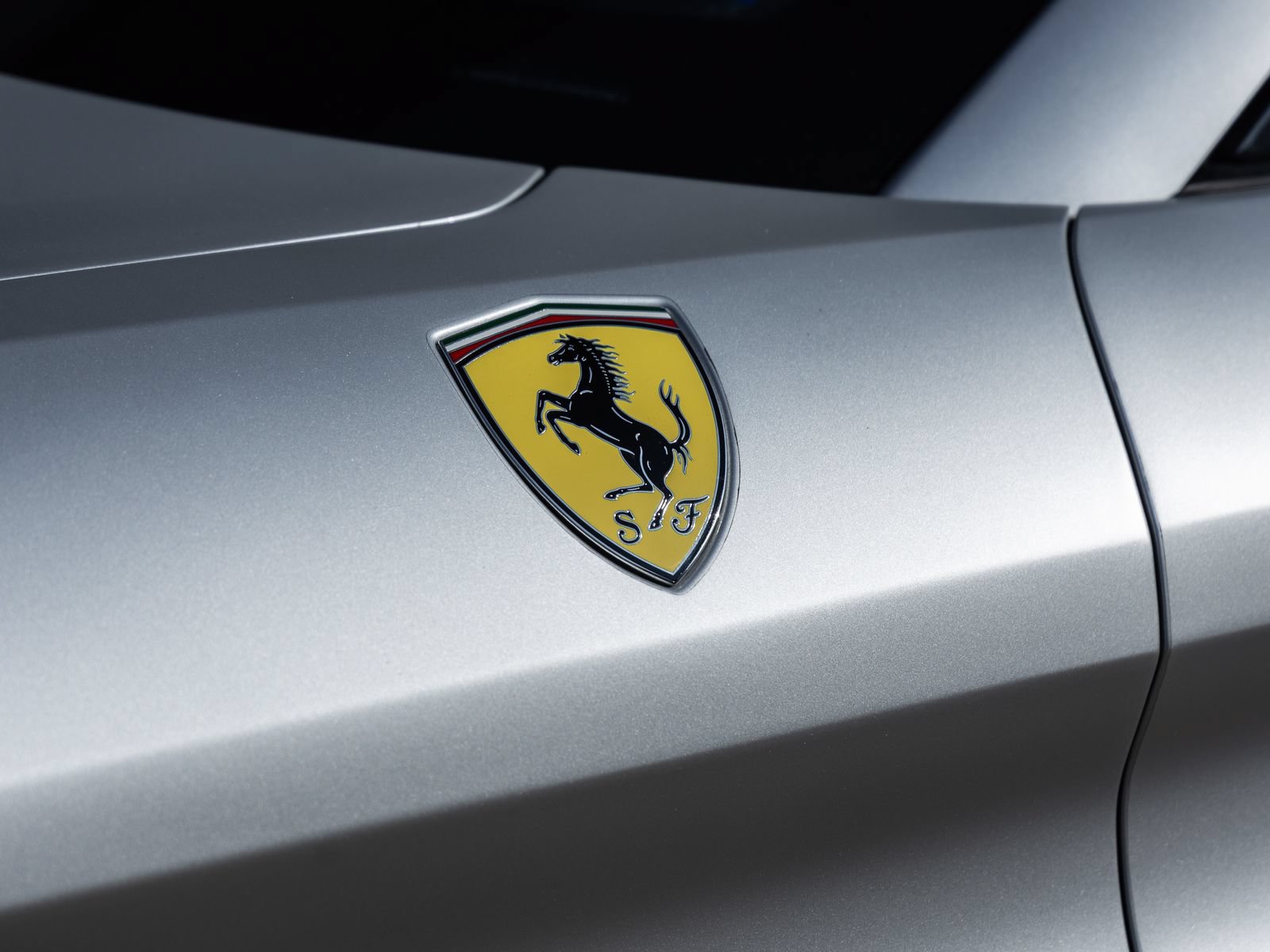 Used 2015 Ferrari California T RWD image 16