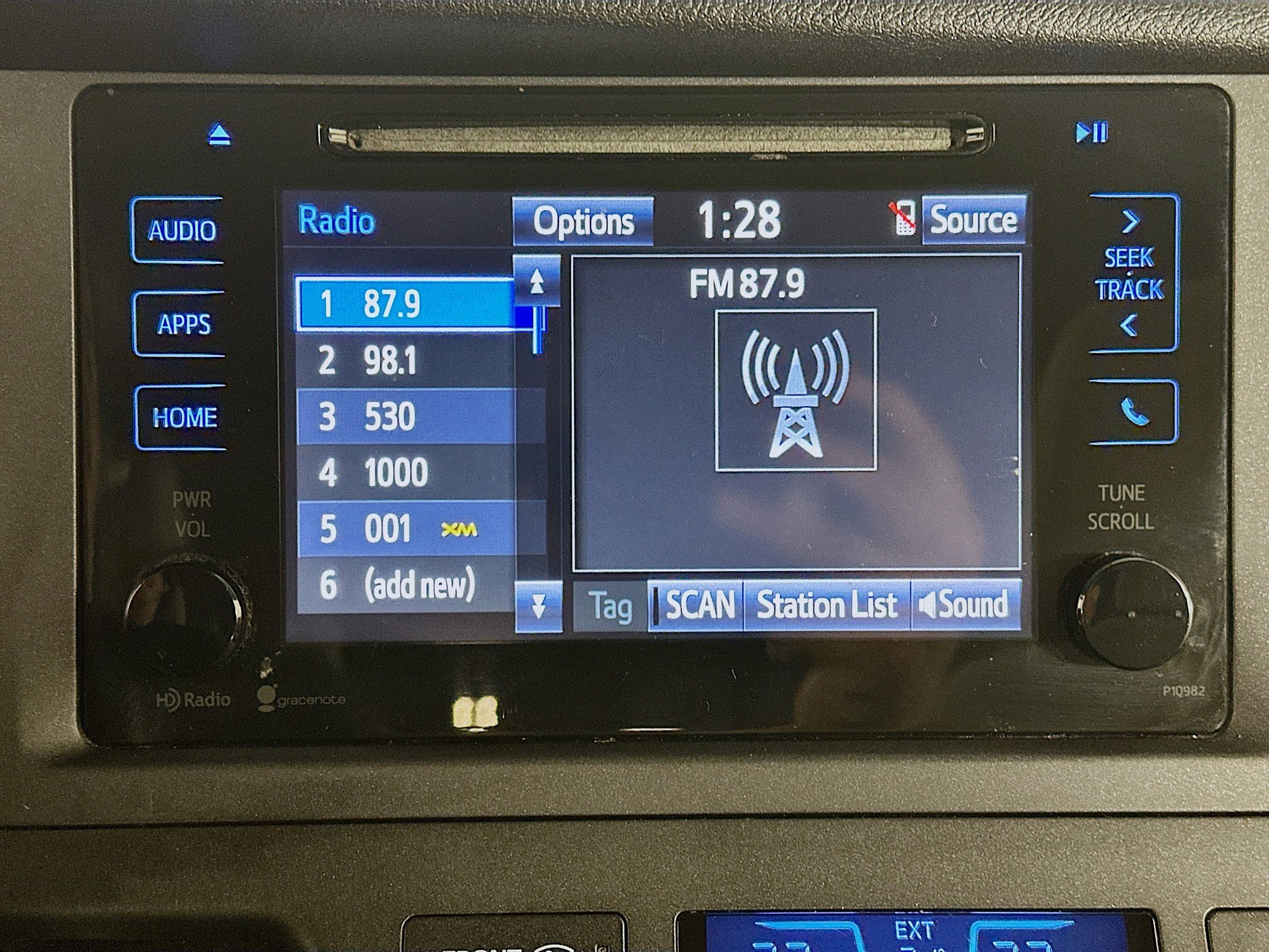 Used 2015 Toyota Sienna LE image 19