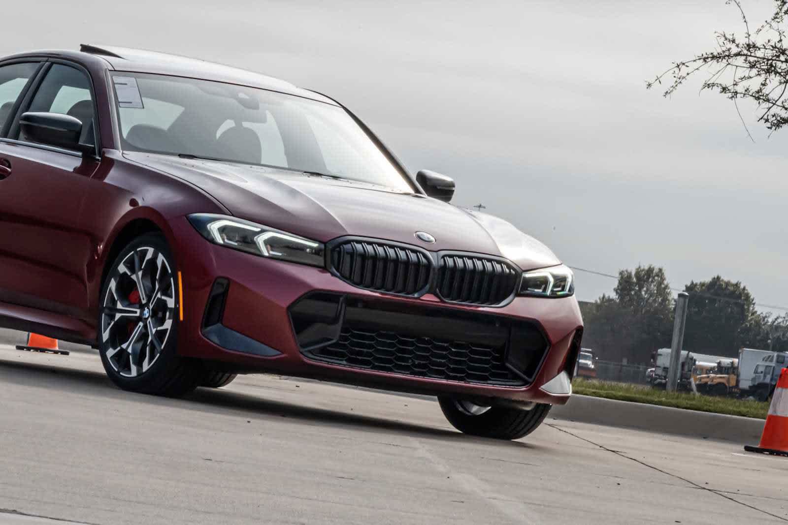 Used 2026 BMW 330i Sedan w/ M Sport Package RWD image 3