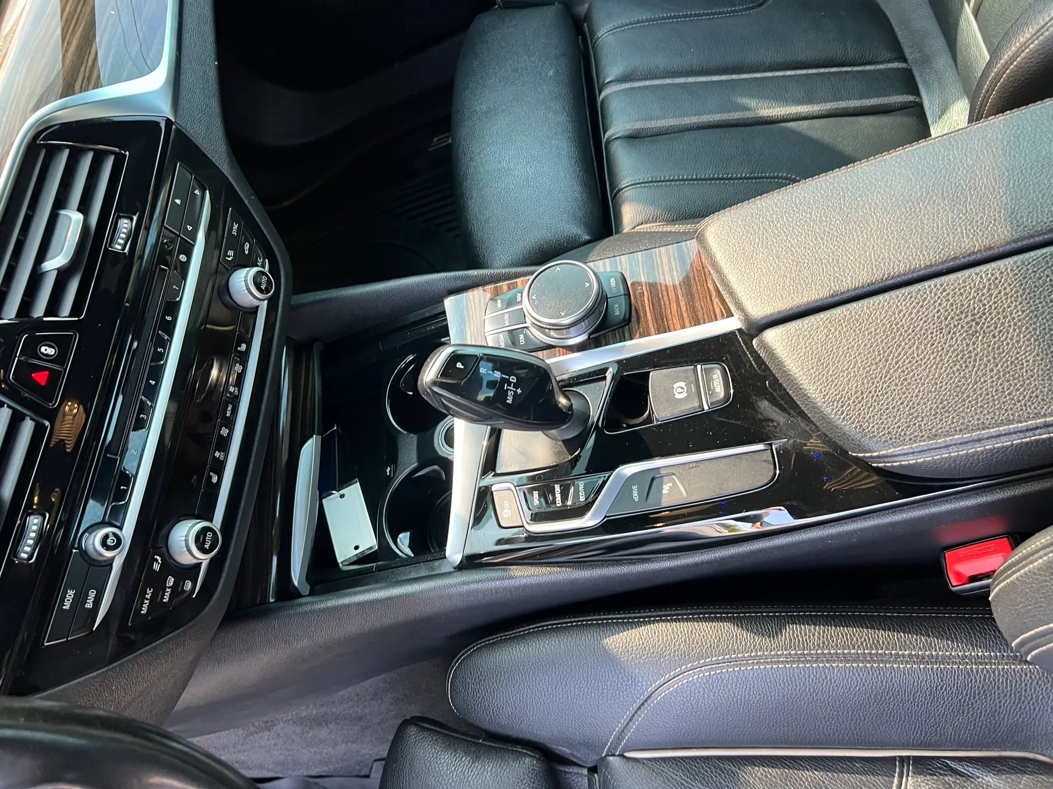 Used 2018 BMW 530e xDrive w/ Premium Package 2 AWD/4WD image 15