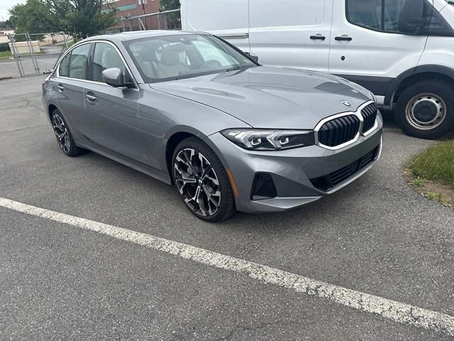 Certified 2025 BMW 330i xDrive Sedan w/ Premium Package AWD/4WD image 4