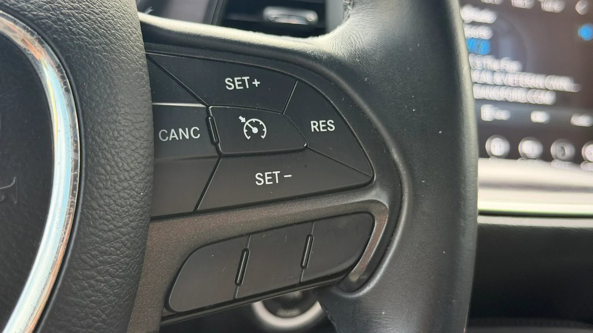 Used 2015 Dodge Challenger SXT RWD image 30