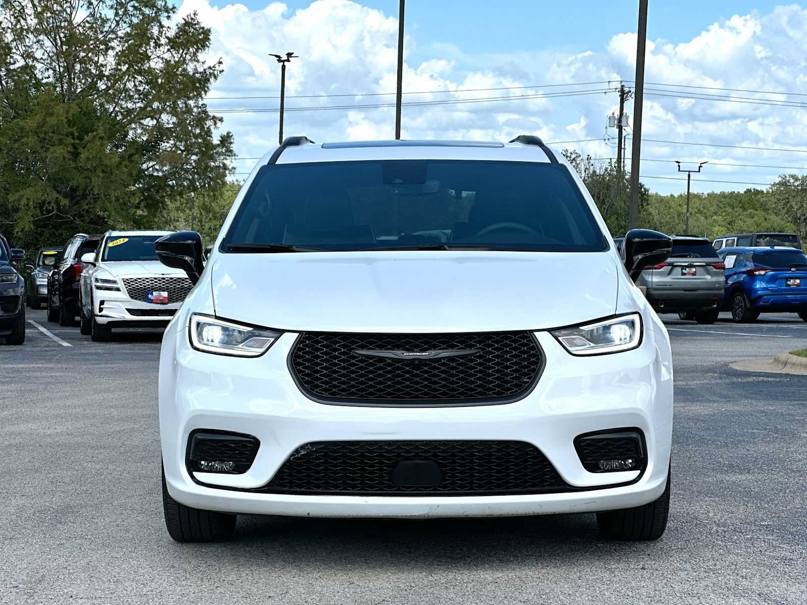 Used 2025 Chrysler Pacifica Limited FWD image 10