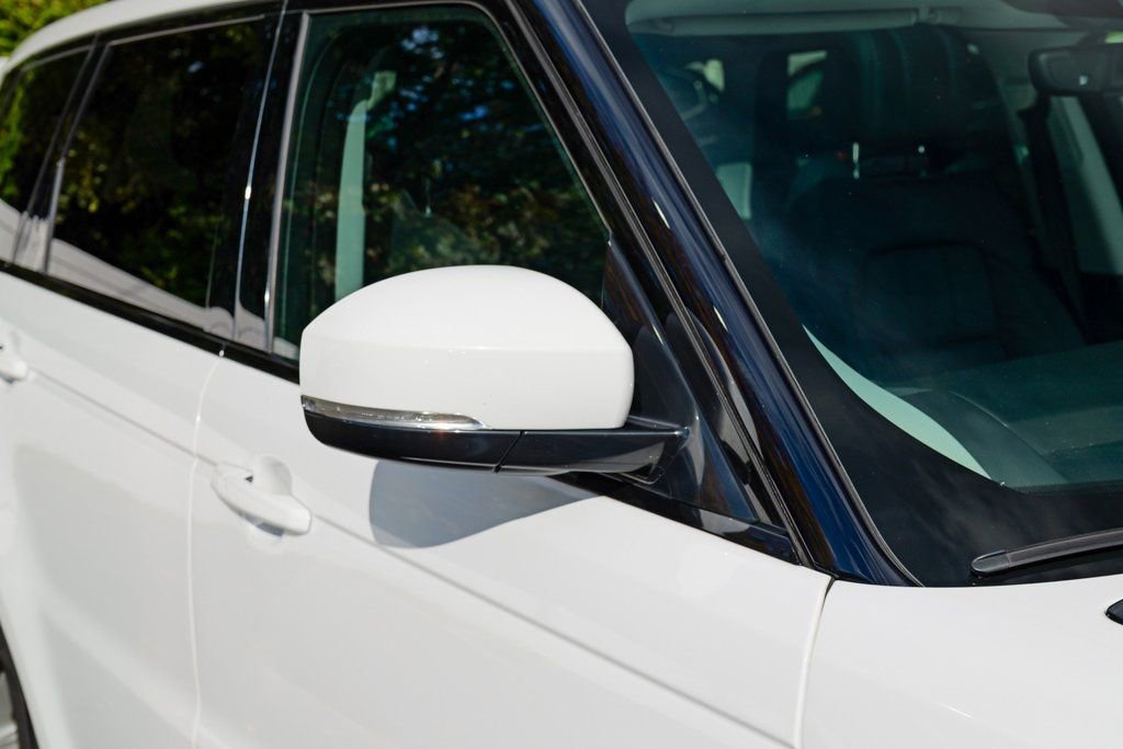 Used 2022 Land Rover Range Rover Sport SE image 10