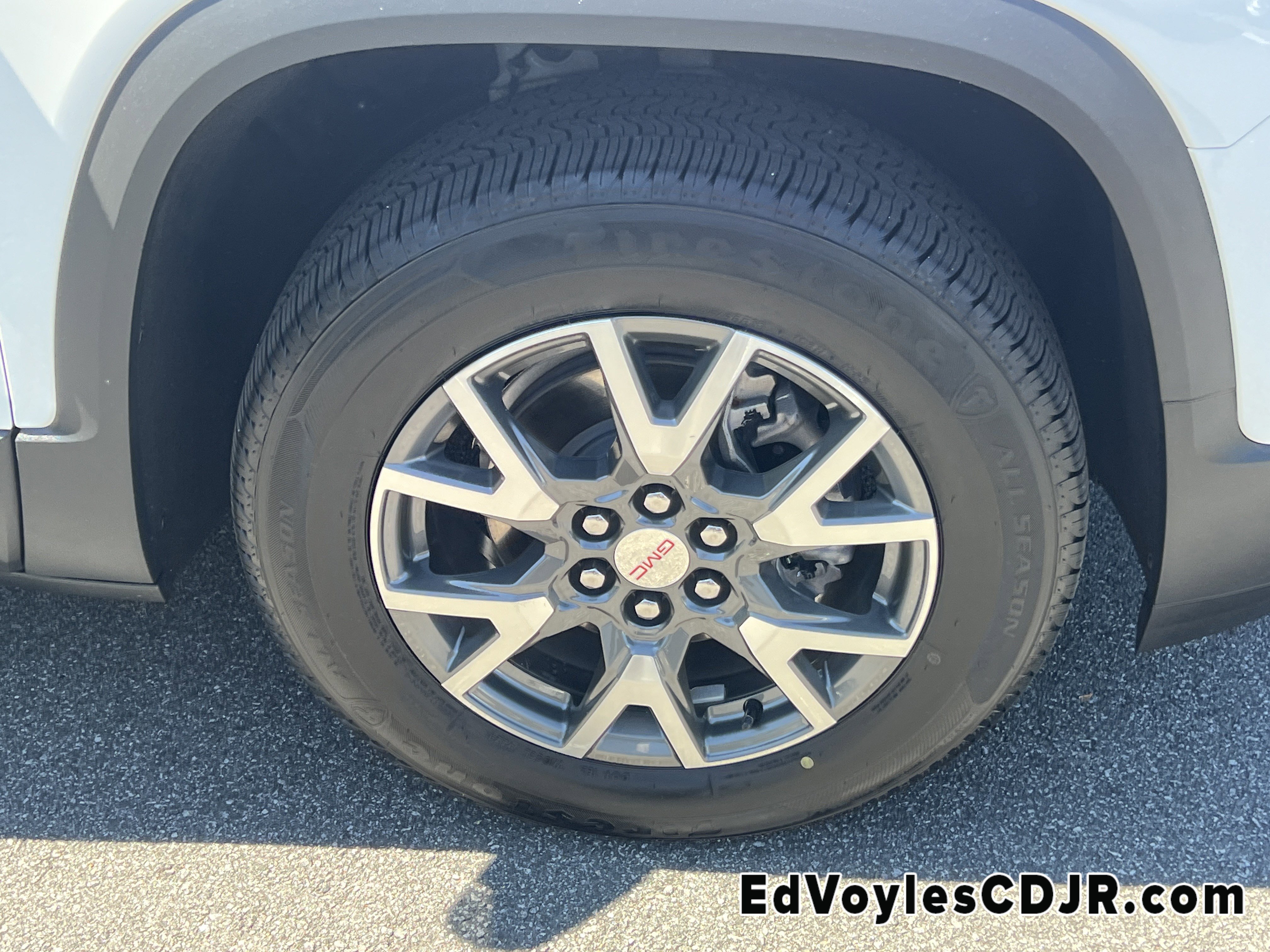 Used 2022 GMC Acadia SLE w/ Driver Convenience Package image 16