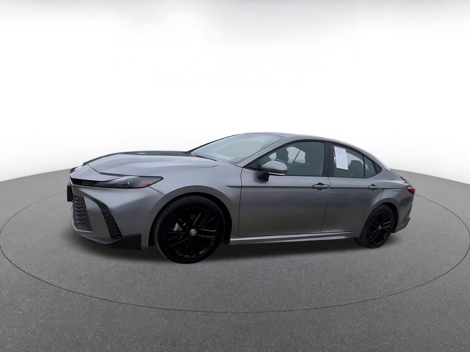 Used 2025 Toyota Camry SE FWD image 8