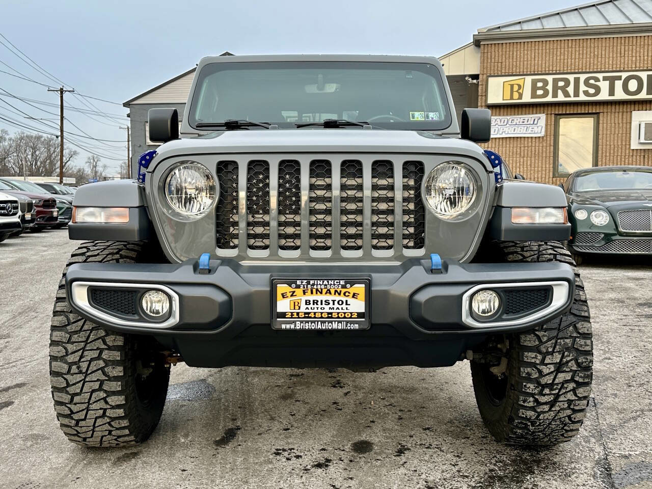 Used 2021 Jeep Gladiator Sport image 2