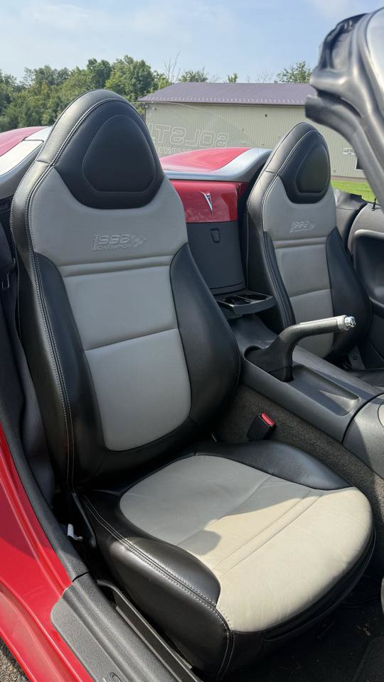Used 2008 Pontiac Solstice Convertible w/ Premium Package RWD image 31