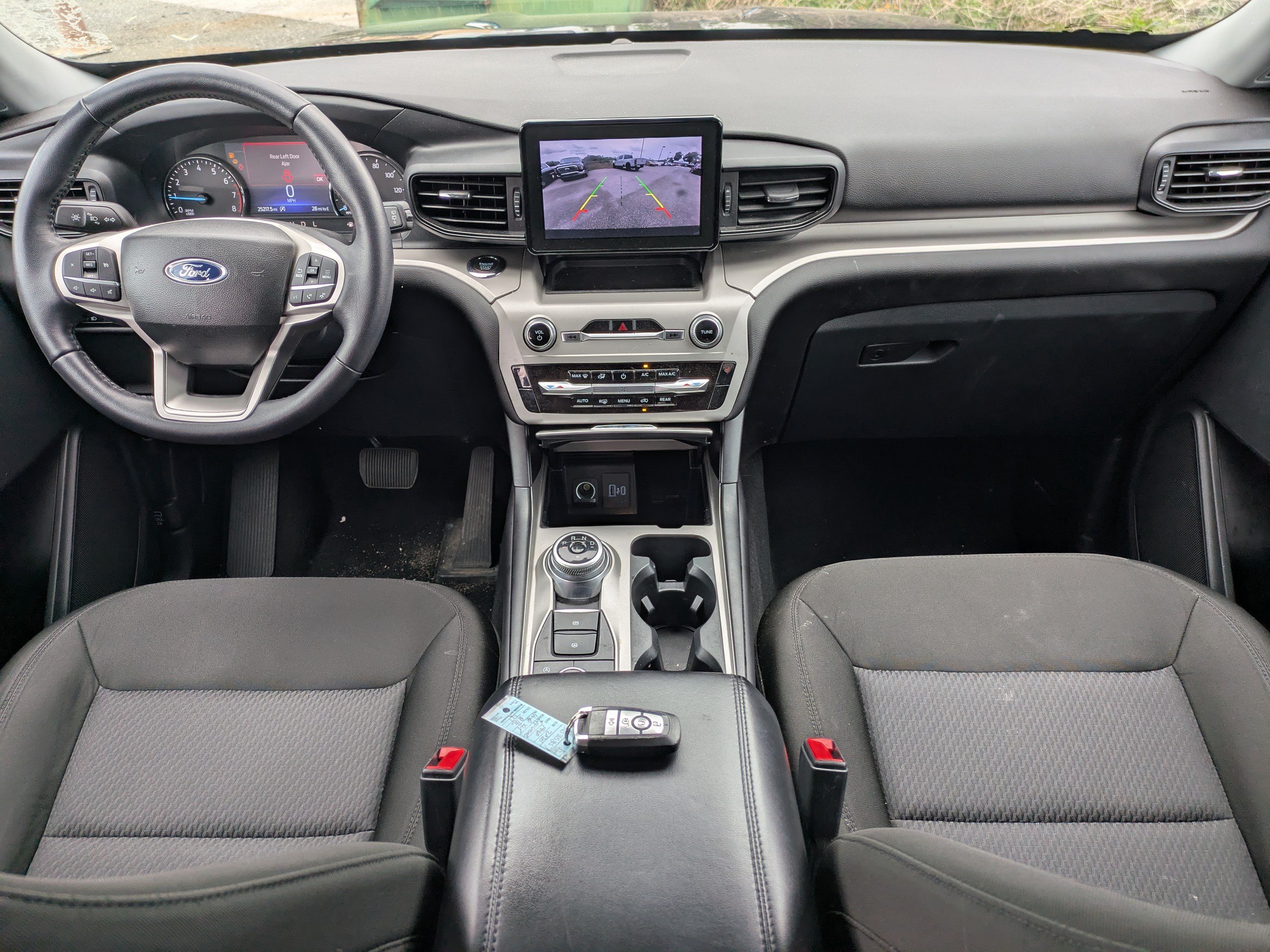 Used 2023 Ford Explorer XLT AWD/4WD image 15