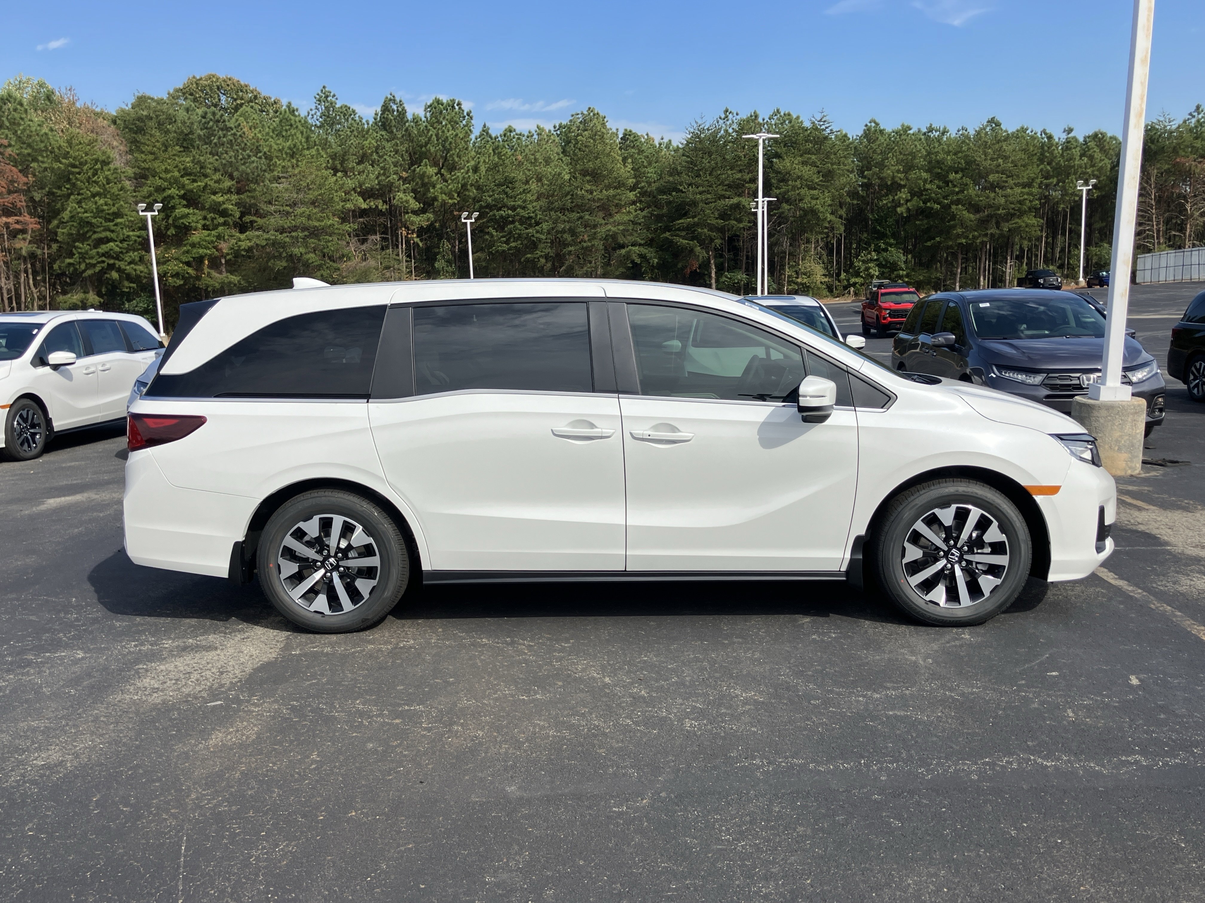 New 2026 Honda Odyssey EX-L image 10