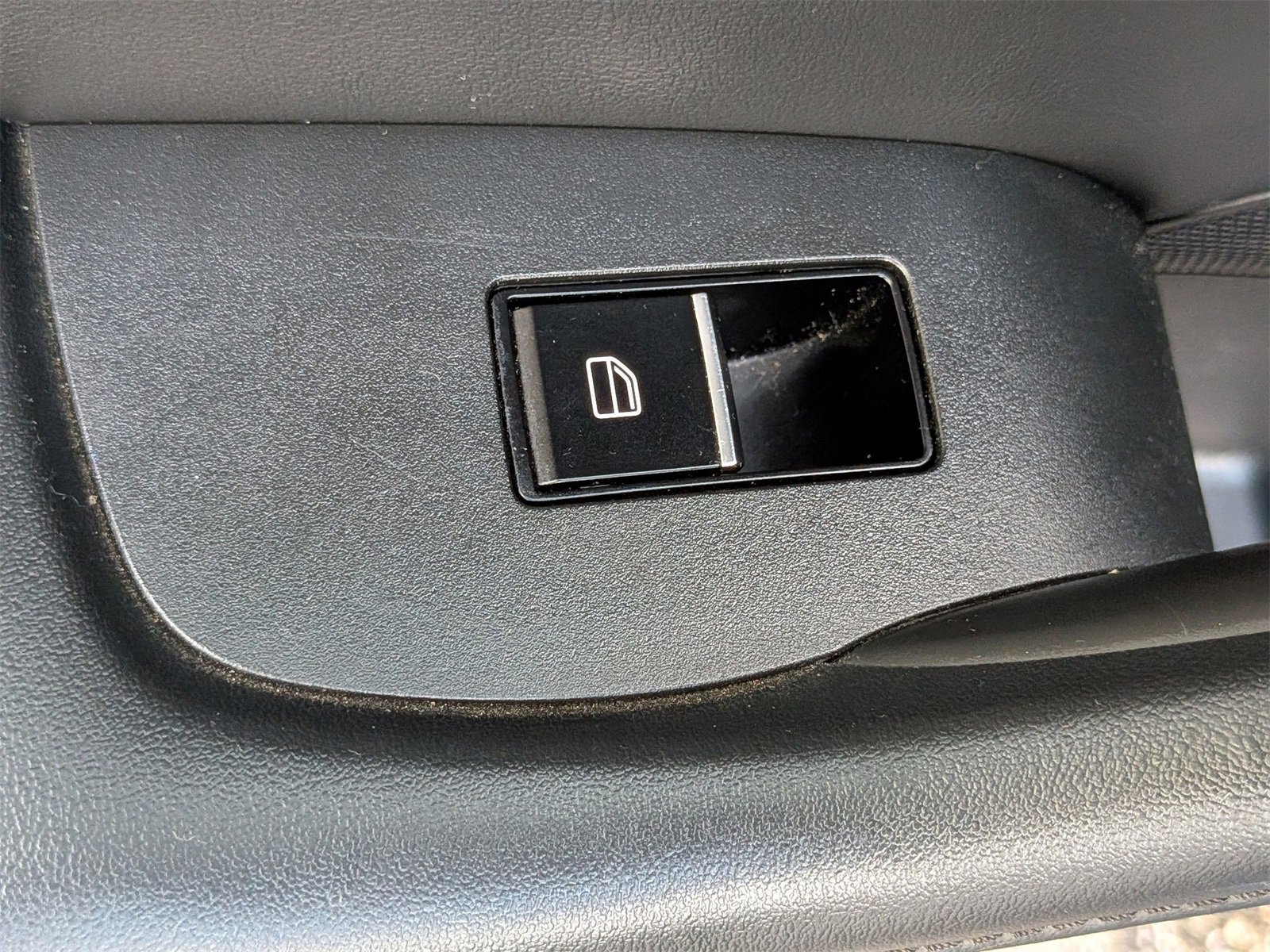 Used 2020 MAZDA MAZDA3 Sedan w/ Select Package image 28