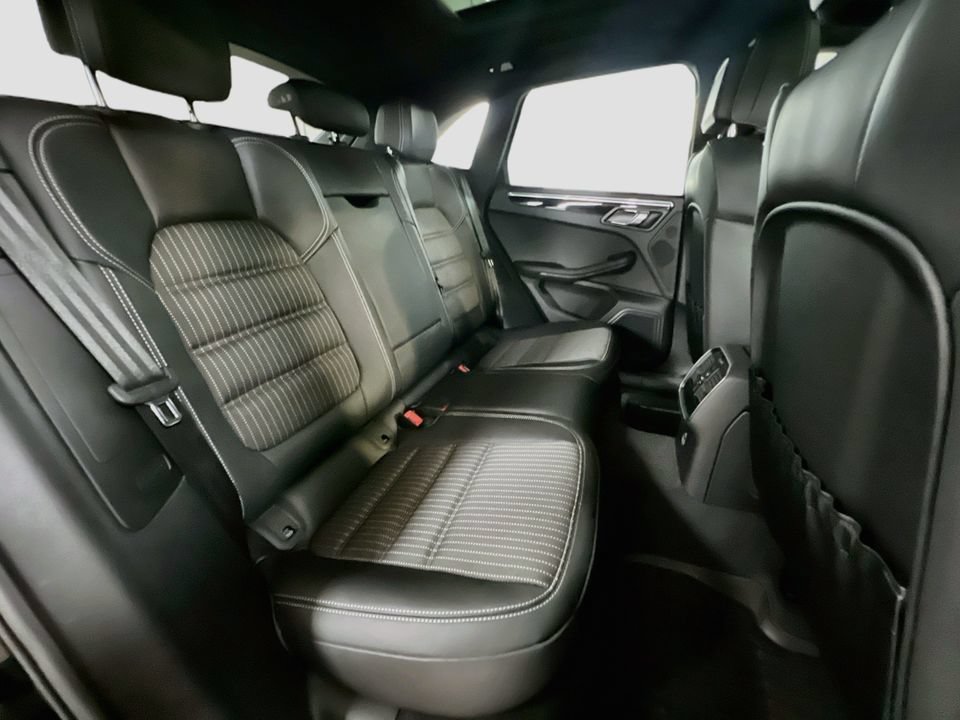 New 2026 Porsche Macan Turbo AWD/4WD image 28
