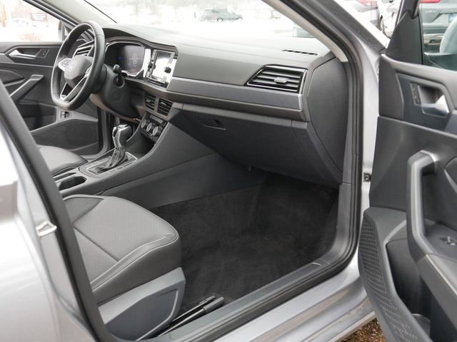 Certified 2024 Volkswagen Jetta SE image 20