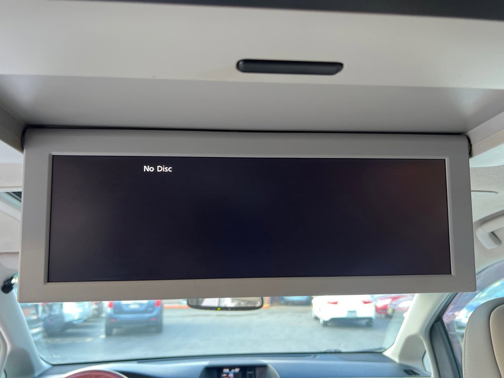 Used 2014 Toyota Sienna Limited w/ Limited Premium Package image 28