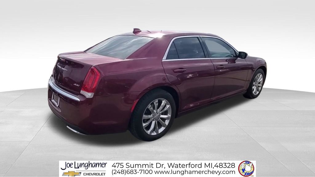 Used 2016 Chrysler 300 Limited image 8