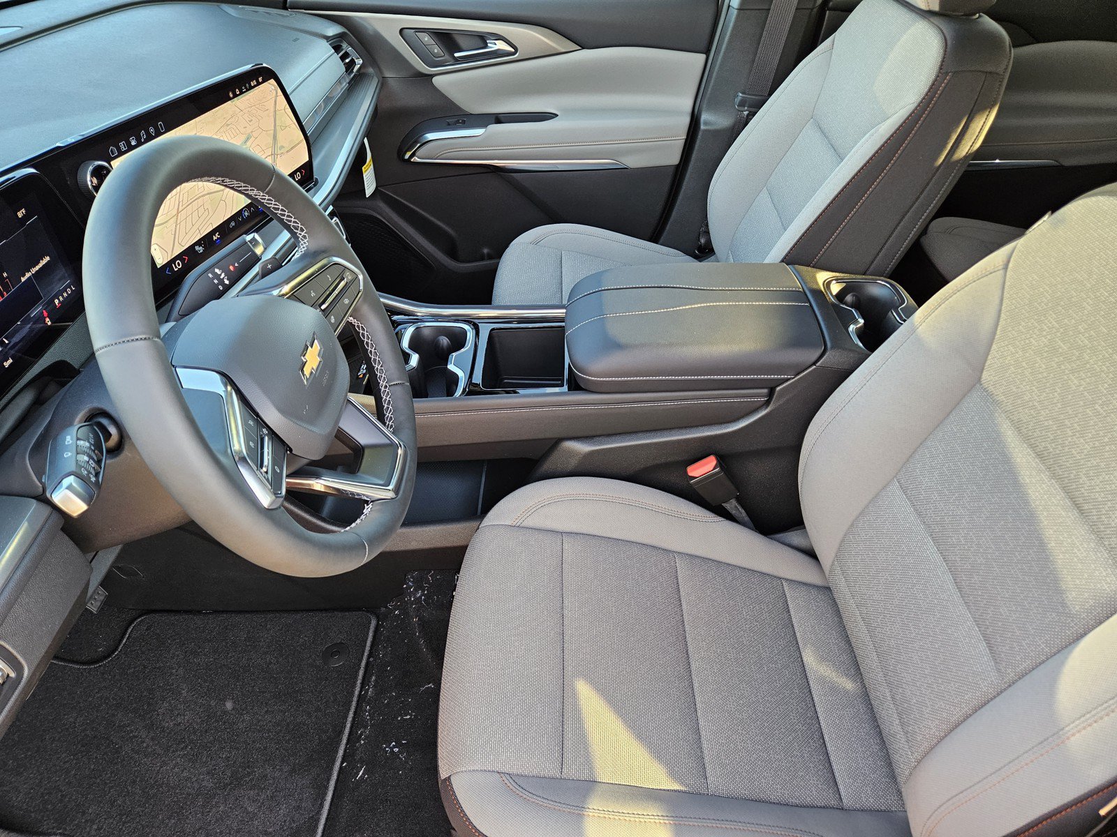 New 2027 Chevrolet Traverse LT w/ Driver Confidence Package FWD image 9