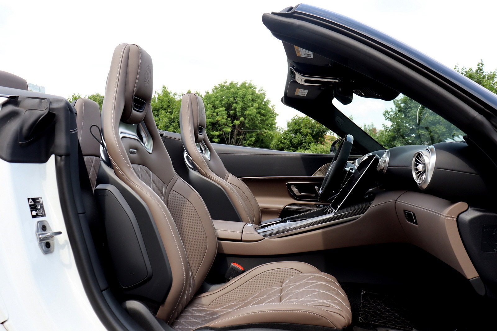Used 2025 Mercedes-Benz SL 63 AMG 4MATIC image 24