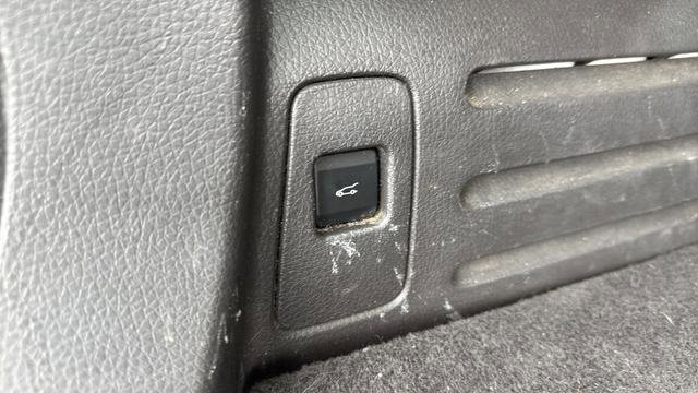 Used 2013 Ford Edge SEL FWD image 10