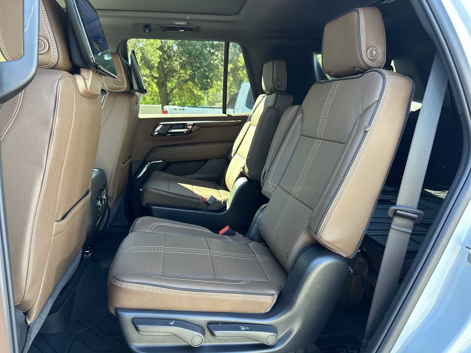 New 2026 Chevrolet Tahoe High Country image 17