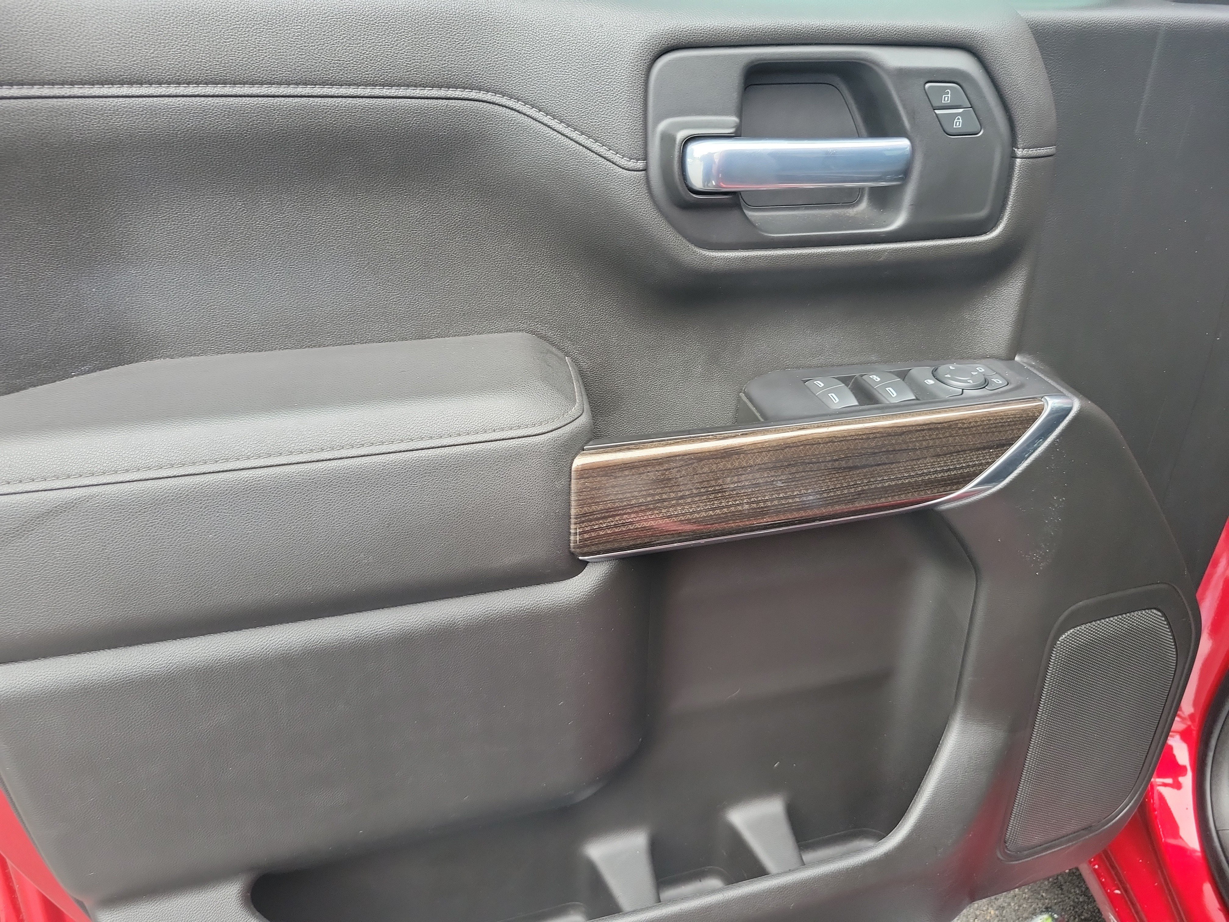 Used 2022 Chevrolet Silverado 1500 LT RWD image 18